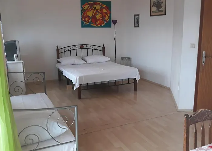Nina Apartment